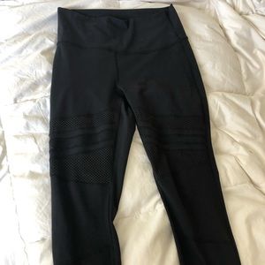 GREAT LuLulemon Mesh Leggings